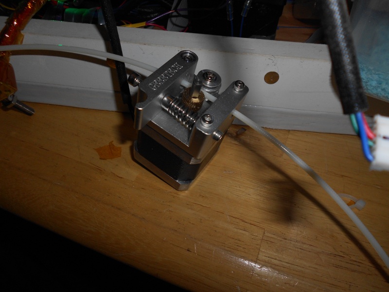 I tested the motor without any other parts.  When I put the throat in, I could clealy see ithe gear is too larger for 3mm