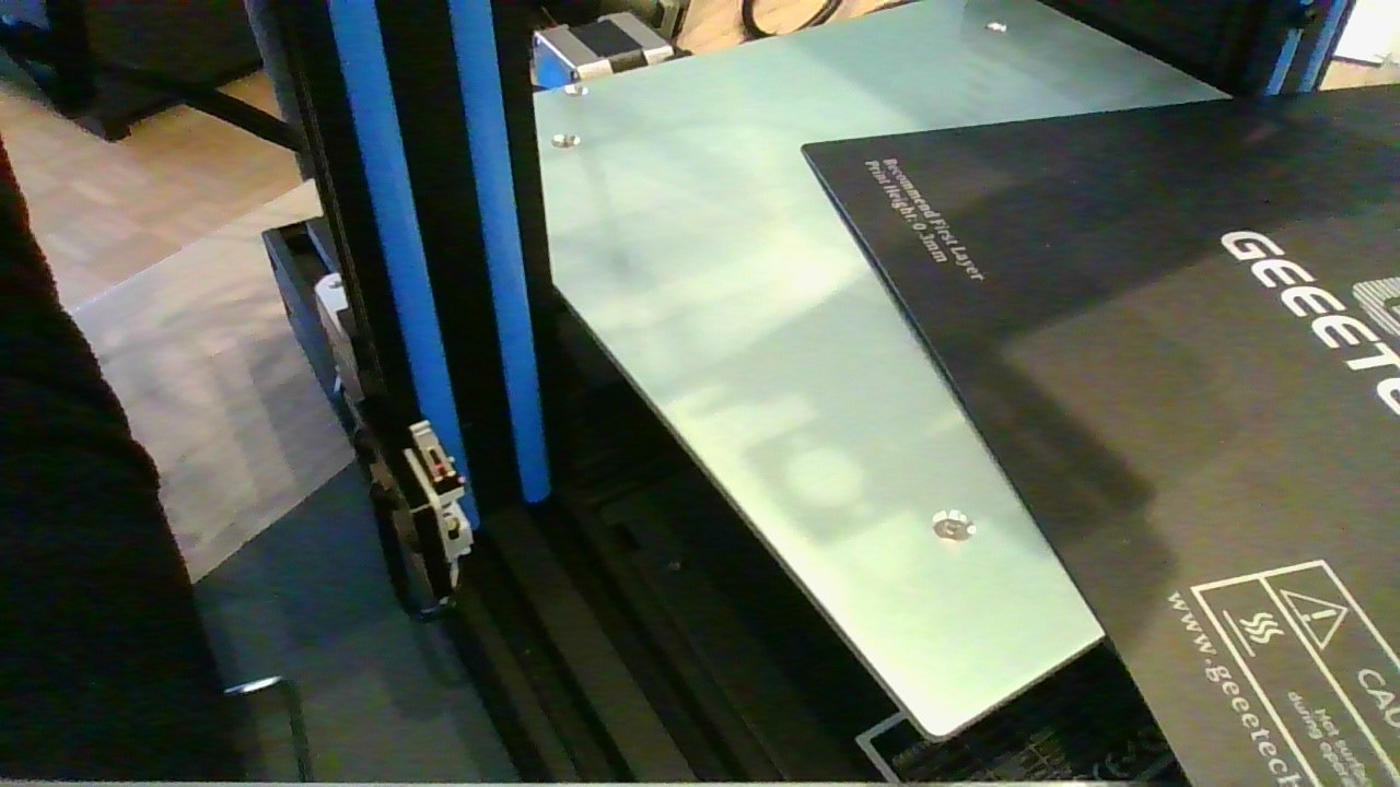 Hotbed with blueish sticker and mylar sticker