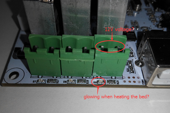 i mesured the voltage... there is no voltage here