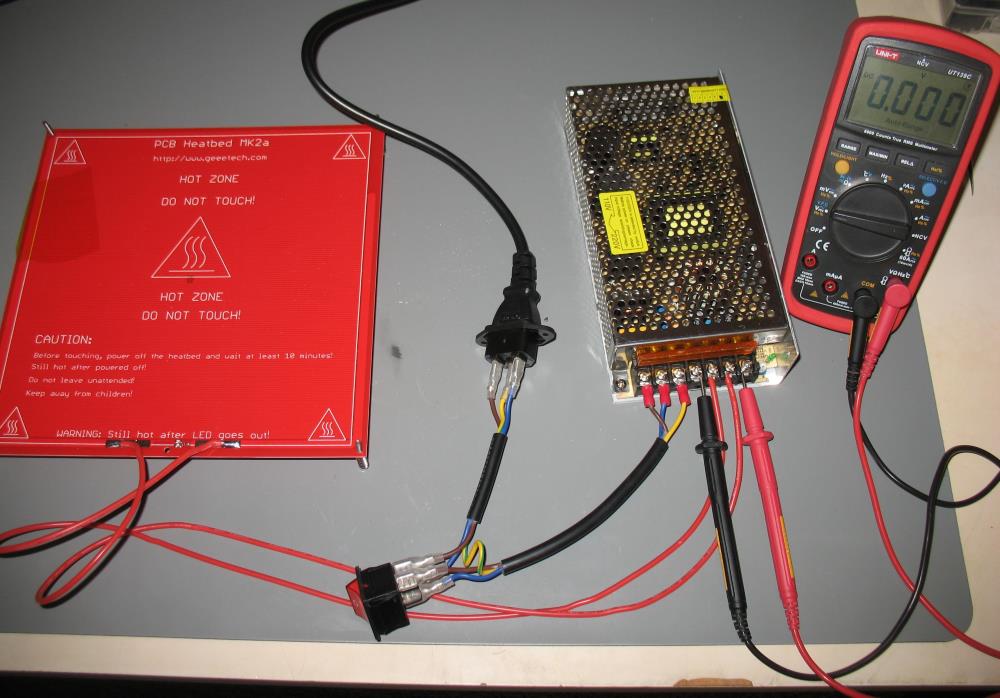 DC voltage measurement with heatbed as load.